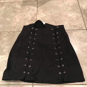 O’mighty lace up skirt